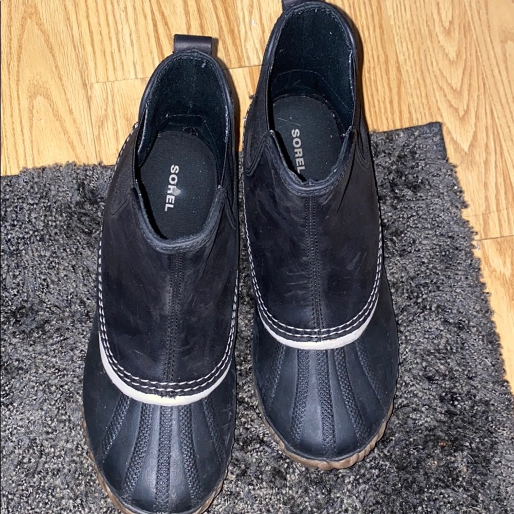 Sorel Out ‘N About low cut winter/rain boots